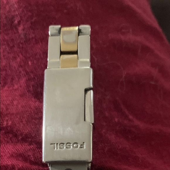 Silver and Gold Fossil Watch: A Timeless Blend of Elegance - Picture 7 of 10